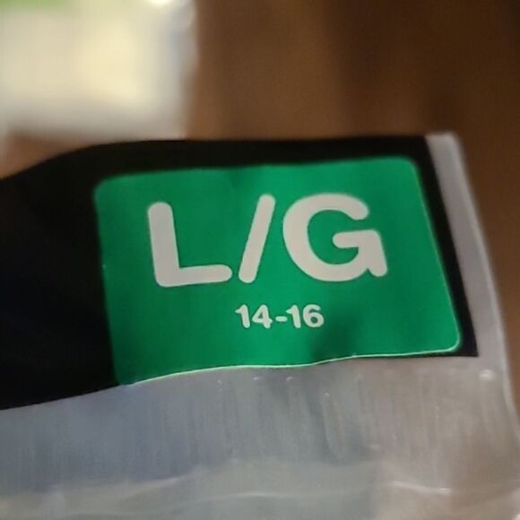 Hanes Tagless Briefs - Picture 3 of 6